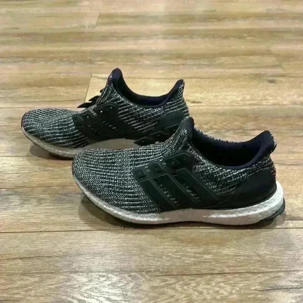 ADIDAS Men’s Ultra Boost Size US 8.5 in Excellent Condition - Picture 3 of 8